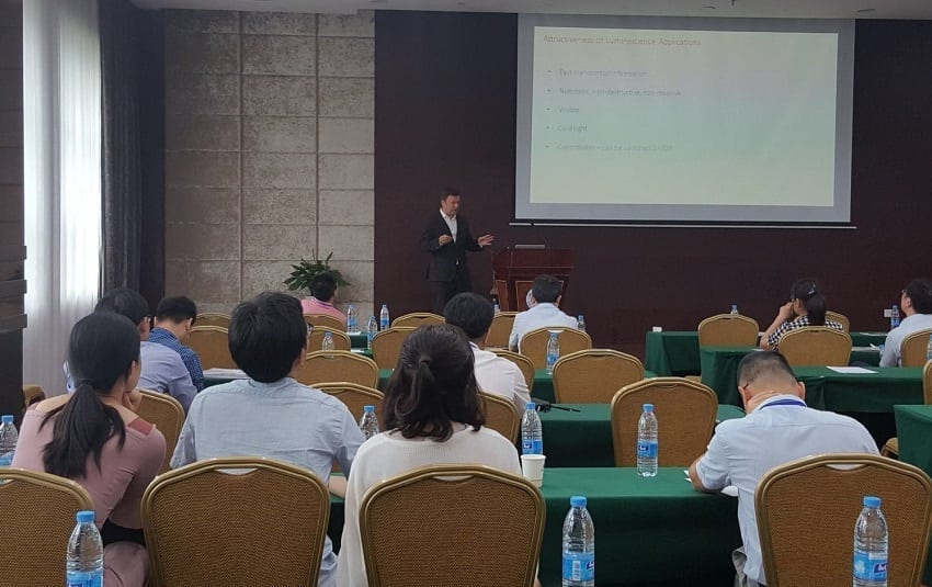 Edinburgh Instrument's, Dr. Roger Fenske, presents at the Photonics Material Forum at Zhejiang University, China in the School of Materials Science and Engineering.