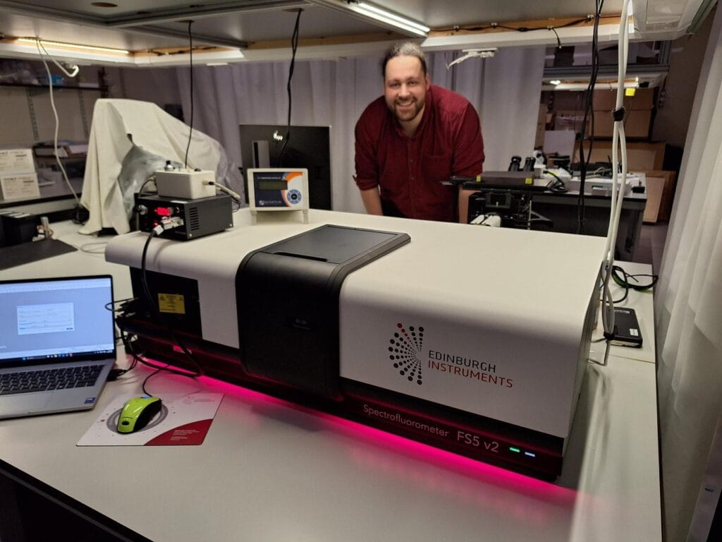 Lewis MacKenzie with his FS5 in his lab