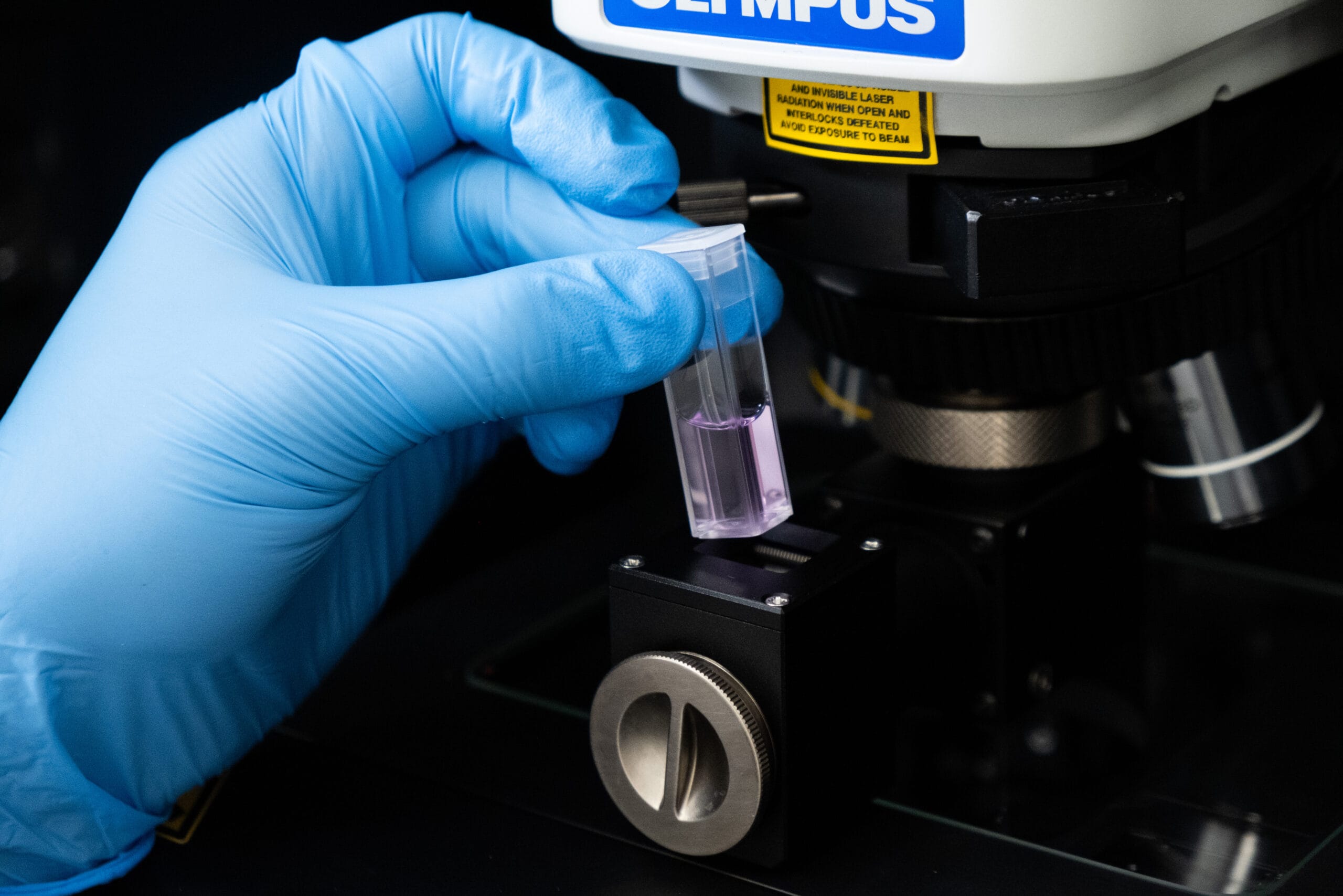 Flexible 90° Cuvette Holder for Raman Sampling of Liquids, Reaction Monitoring & Bulk Samples